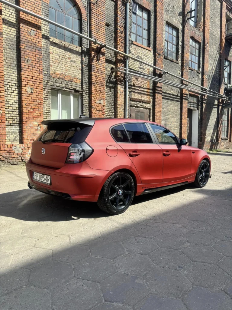 Stylizacja i tuning samochodu: Nowoczesne techniki i ochrona pojazdu